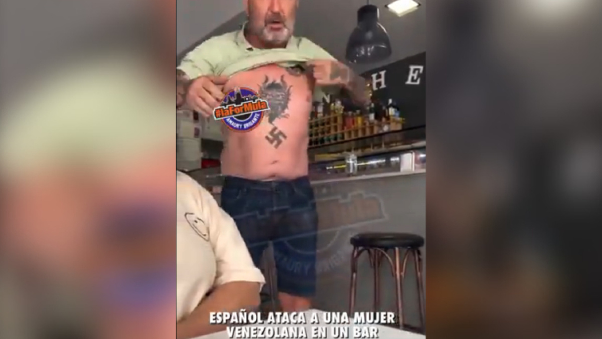 El vídeo del ataque racista de un nazi a una mujer venezolana en un bar ...
