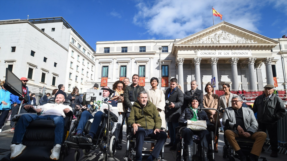 La plataforma ConEla exige a cinco comunidades que no apliquen el copago en las ayudas previstas por la ley #ELA y que respeten el espíritu homogéneo de la norma