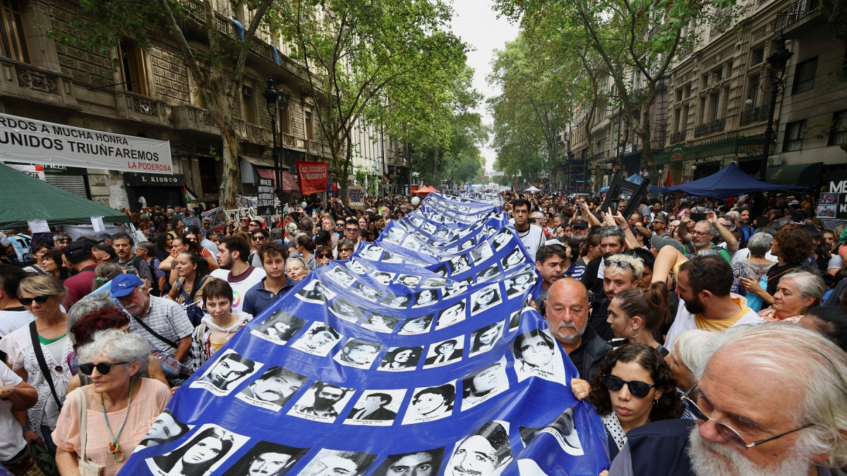 Comienza la marcha por el Día de la Memoria por la Verdad y la Justicia ...