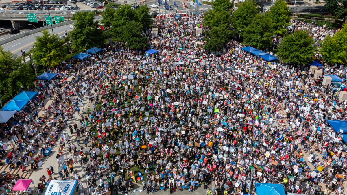 Las calles de EEUU se llenan de masivas protestas contra Trump y sus ...