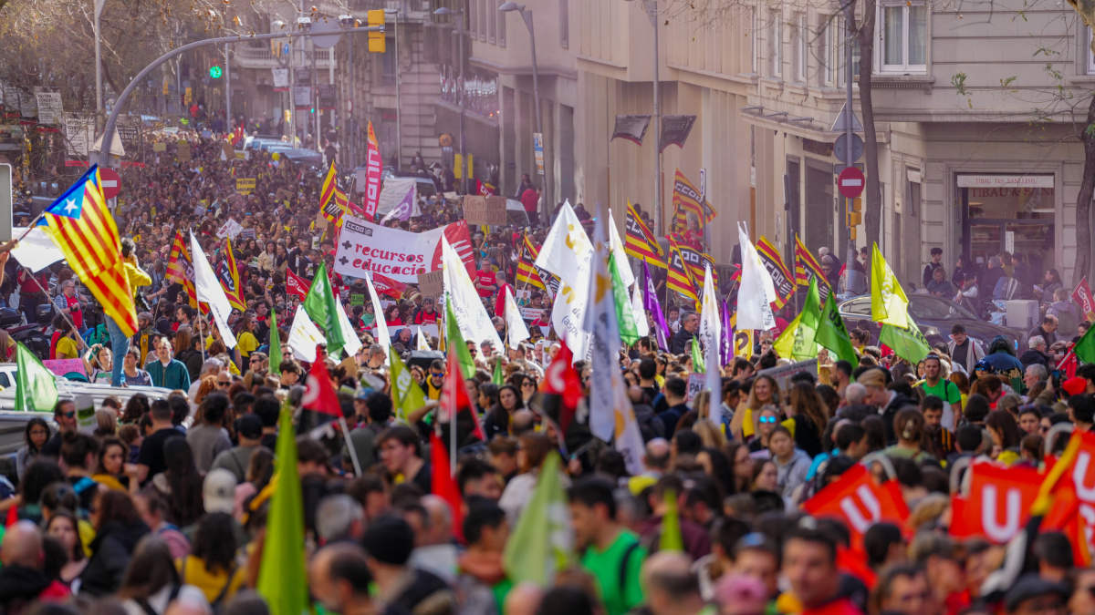 Acuerdo entre el Govern, CCOO y UGT sin el apoyo de USTEC, que mantiene ...