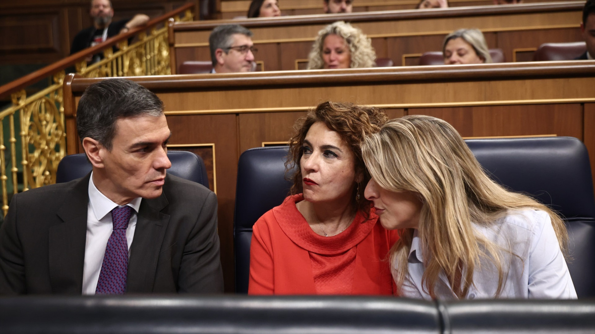 El Gobierno rebaja al 10% el IVA de los carburantes, la luz y el gas ...