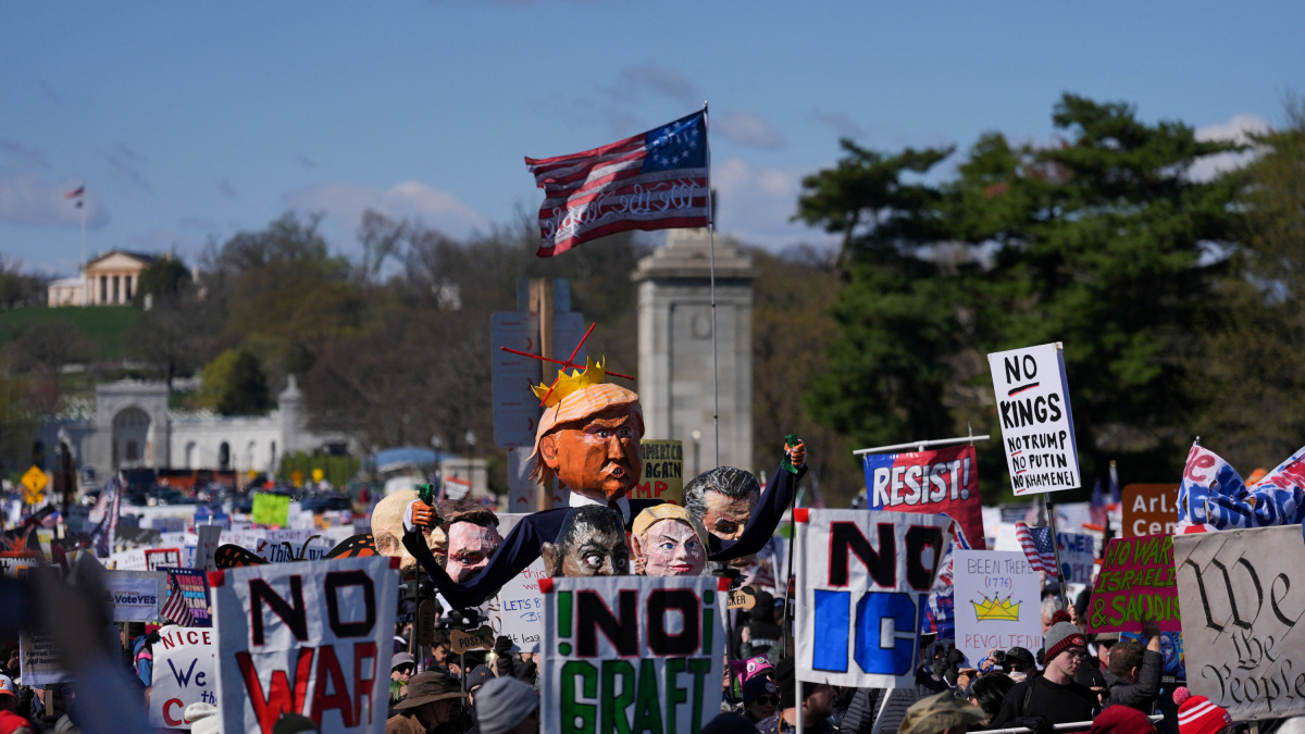 Ocho millones de personas protestan en EEUU contra Trump, la guerra en ...