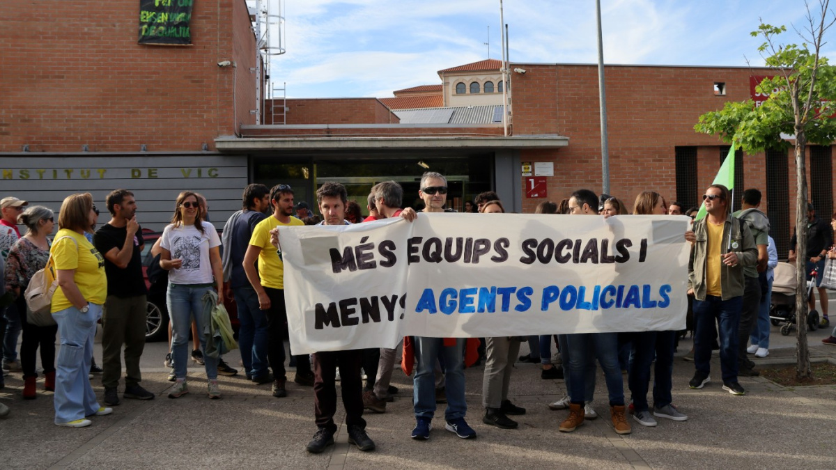 Quatre instituts abandonen el pla pilot del Govern per introduir-hi mossos de paisà