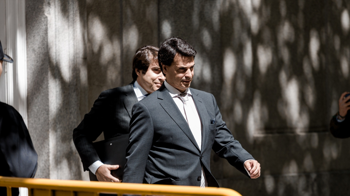 La UCO sigue sin entregar el informe sobre el novio de Ayuso encargado hace 11 meses y el juez lleva medio año sin autorizar el acceso a sus cuentas
