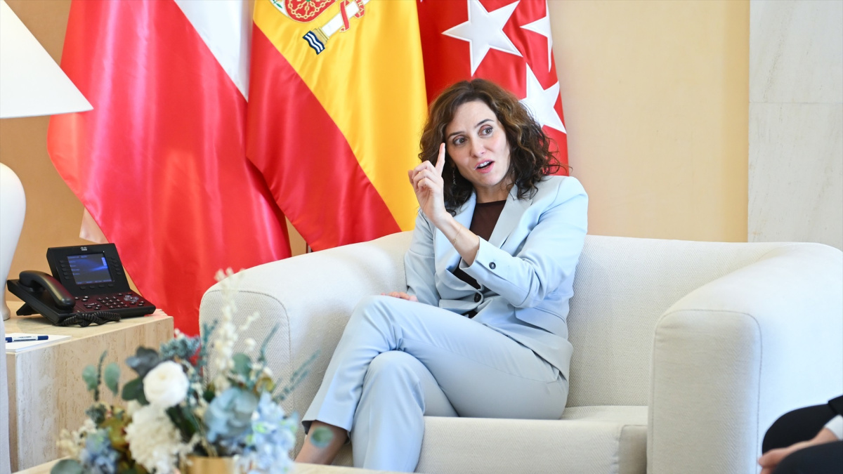 «La Thatcher de Madrid cae en desgracia por el escándalo del piso»: el diario ‘The Telegraph’ sentencia a Ayuso y los tuiteros no dejan pasar la ocasión – Diario Público
