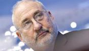 Stiglitz muestra que un impago de la deuda puede beneficiar a un país y a su población