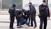 Condenado un trabajador de Coca-Cola a seis meses de cárcel y 4.800 euros de indemnización a dos policías