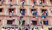Detenidos en la India más de 300 estudiantes, familiares y amigos por copiar en los exámenes