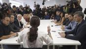 Iglesias presenta a los 13 candidatos de Podemos como "ciudadanos", no como "políticos"