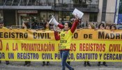 El TC declara inconstitucional la privatización por decreto del Registro Civil