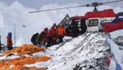 Un alpinista desde el Everest: "¡Mierda, viene otra avalancha!"