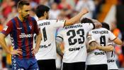 El Valencia refuerza su apuesta por la Champions y el Elche logra la salvación