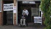 Laboristas y 'tories' pelean por cada voto en las elecciones más ajustadas en décadas