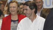 Aznar aparece en campaña señalando a Rajoy "los goles en propia meta"