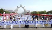 Un grupo de 30 mujeres activistas cruza la frontera entre las dos Coreas para pedir la paz