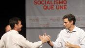 Dos senadores del PSOE encabezan un manifiesto que pide la restitución de la democracia interna