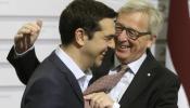 Países del Eurogrupo acusan al equipo de Juncker de "hacer de poli bueno" con Grecia