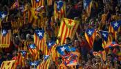 Monumental pitada al himno español en el Camp Nou