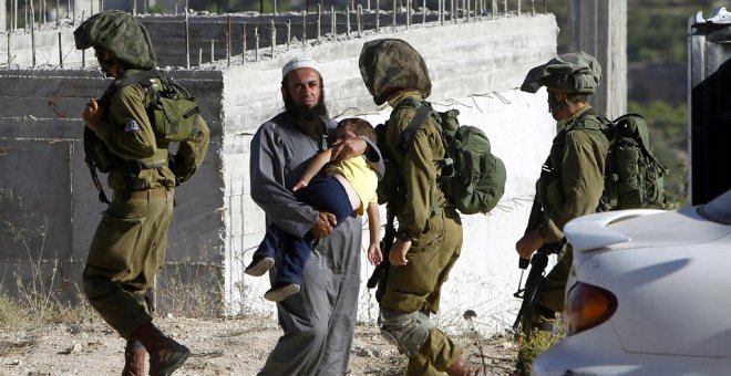Soldados israelíes matan a dos palestinos y hieren a otro en Cisjordania