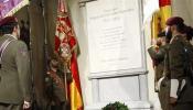 Botella entierra los restos de Cervantes en la iglesia de San Ildefonso, con honores militares