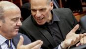 De Guindos calma la animosidad del Eurogrupo: "Grecia seguirá en el euro"