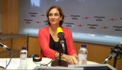Ada Colau recuerda que se comprometió a consultar a los barceloneses sobre la independencia