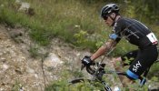 Chris Froome, con una fractura en el pie, abandona la Vuelta