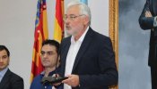 El alcalde de Torrevieja dona parte de su sueldo para ayudar a los refugiados