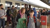 Unos 180 refugiados saltan de un tren antes de llegar a Berlín