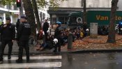 La Policía belga retiene durante dos horas bajo la lluvia y después detiene a 30 activistas españoles