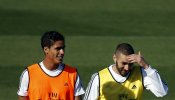 Benítez opta por no convocar a Benzema frente al Sevilla y "esperar a que se recupere bien"