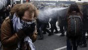 La Policía disuelve la marcha del clima en París con gases y porras