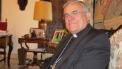 El obispo de Córdoba tacha de "aquelarre químico" la fecundación in vitro