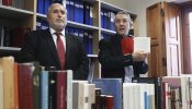 El Gobierno valenciano halla 375.000 libros apilados hace años en una nave