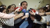 Garzón, abierto a pactar con PSOE, Podemos y C's para desalojar al PP