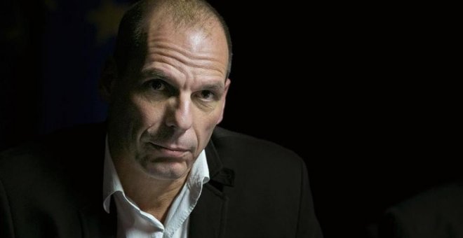 Varoufakis inicia una campaña para que Ecuador cese el "aislamiento" de Assange