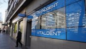 Un cliente de Vitaldent: "Tengo miedo de perder los 12.000 euros que ya he pagado"