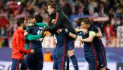 El Atlético se agiganta y niega las semifinales de Champions a un Barça vulgar