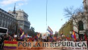 Ambiente festivo y reivindicativo durante la marcha por la III República en Madrid