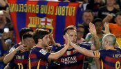 El Barça retiene el liderato sin brillantez