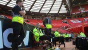El objeto detonado por la Policía en el estadio Old Trafford era una bomba falsa olvidada tras un simulacro