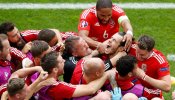 Bale guía a Gales hacia su primera victoria en una Eurocopa