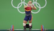 Lidia Valentín levanta la medalla de bronce en halterofilia