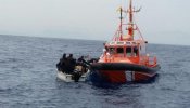 Unos 70 inmigrantes, 30 de ellos menores, llegan en la madrugada a las costas de Murcia, Almería y Alicante