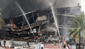 Más de una treintena de muertos y decenas de heridos en el incendio de una fábrica en Bangladesh