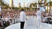 El presidente Santos y el jefe de las FARC firman la paz mientras crece la incertidumbre del plebiscito