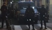 La Policía desaloja al Patio Maravillas del edificio que okupó este sábado