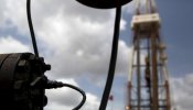 El petróleo escala hasta 53,8 dólares, su máximo anual, tras el acuerdo en la OPEP para recortar la producción
