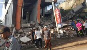 Los muertos por el seísmo de magnitud 6,5 en Indonesia superan el centenar